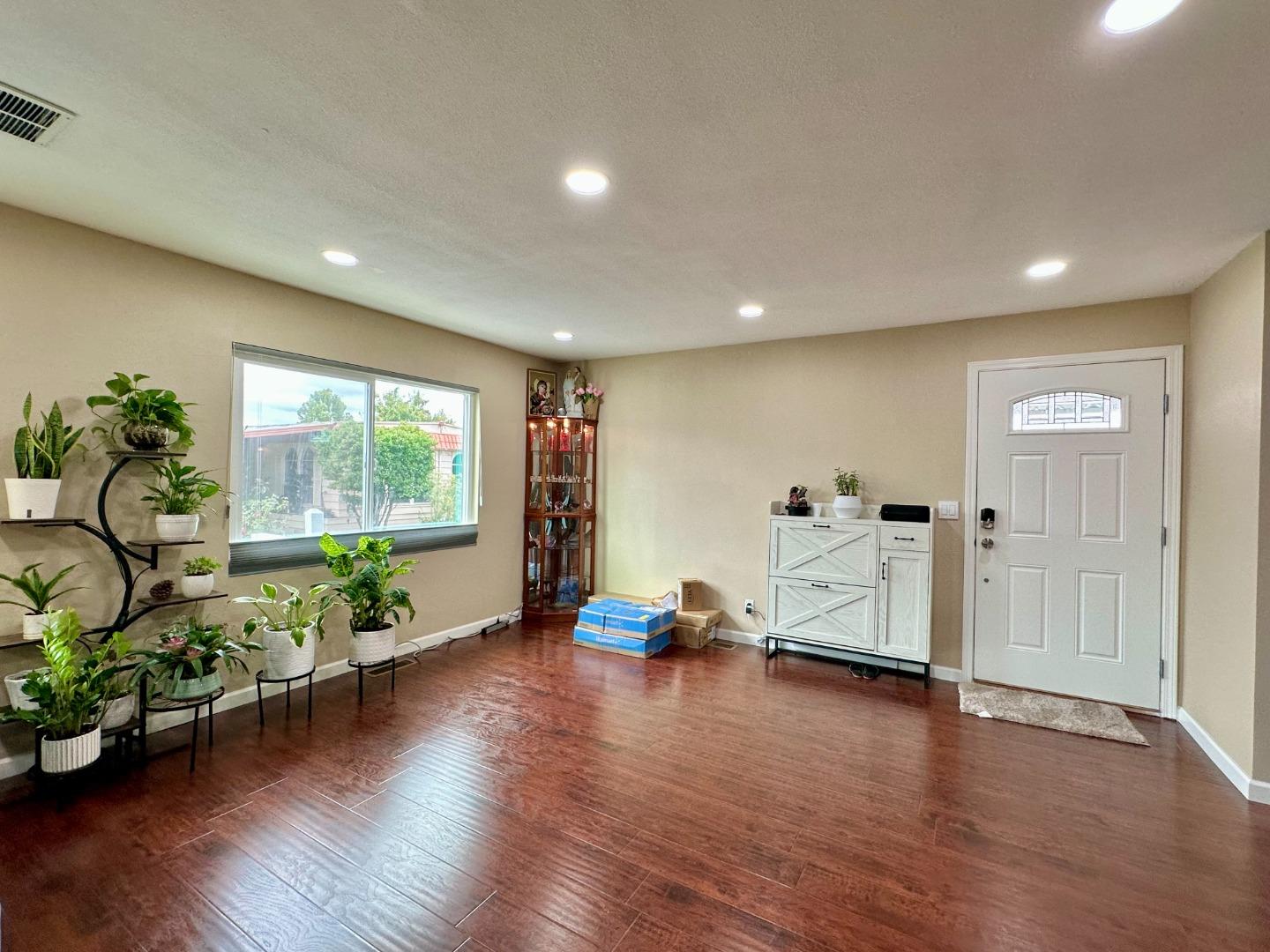 Detail Gallery Image 5 of 25 For 547 Mountain Home Dr #68,  San Jose,  CA 95136 - 3 Beds | 3 Baths