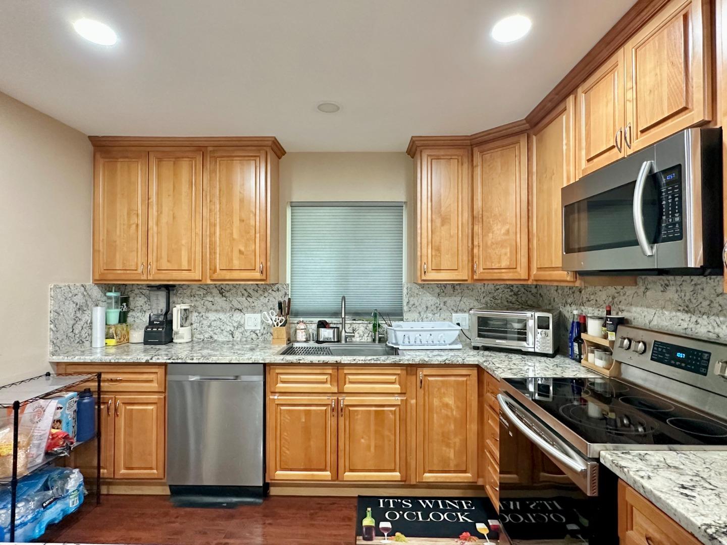 Detail Gallery Image 7 of 25 For 547 Mountain Home Dr #68,  San Jose,  CA 95136 - 3 Beds | 3 Baths