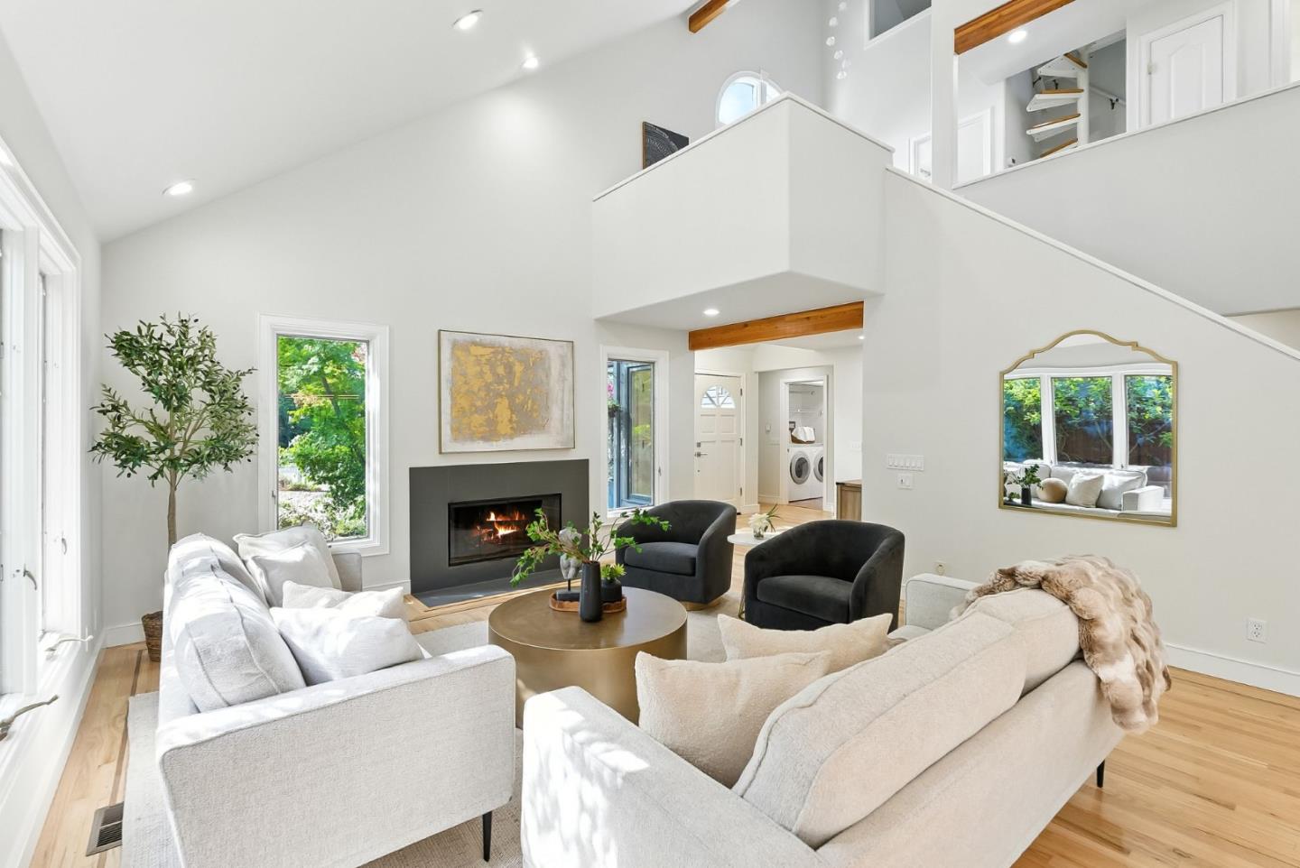 Detail Gallery Image 10 of 63 For 715 Matadero Ave, Palo Alto,  CA 94306 - 4 Beds | 3 Baths