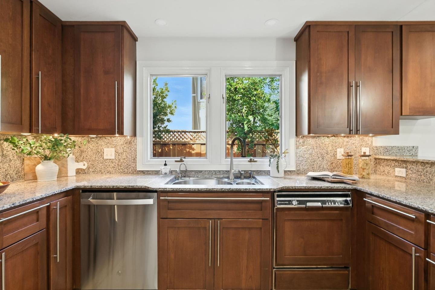 Detail Gallery Image 16 of 63 For 715 Matadero Ave, Palo Alto,  CA 94306 - 4 Beds | 3 Baths