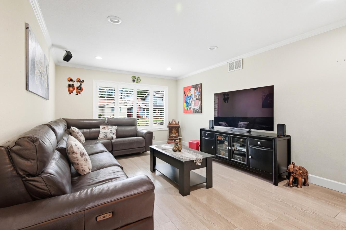 Detail Gallery Image 4 of 49 For 4410 Clovewood Ln, Pleasanton,  CA 94588 - 4 Beds | 3 Baths