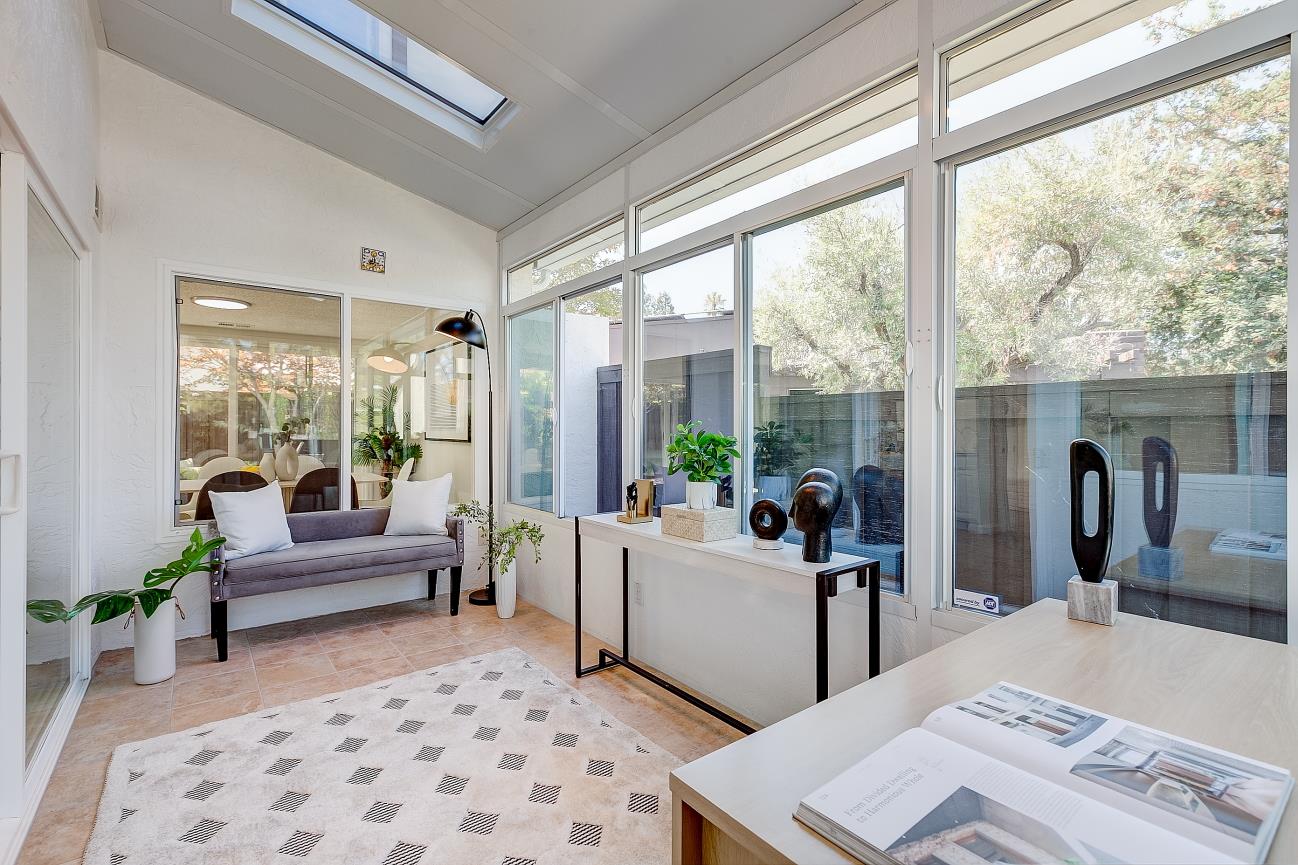 Detail Gallery Image 11 of 28 For 22035 Mcclellan Rd, Cupertino,  CA 95014 - 3 Beds | 2/1 Baths