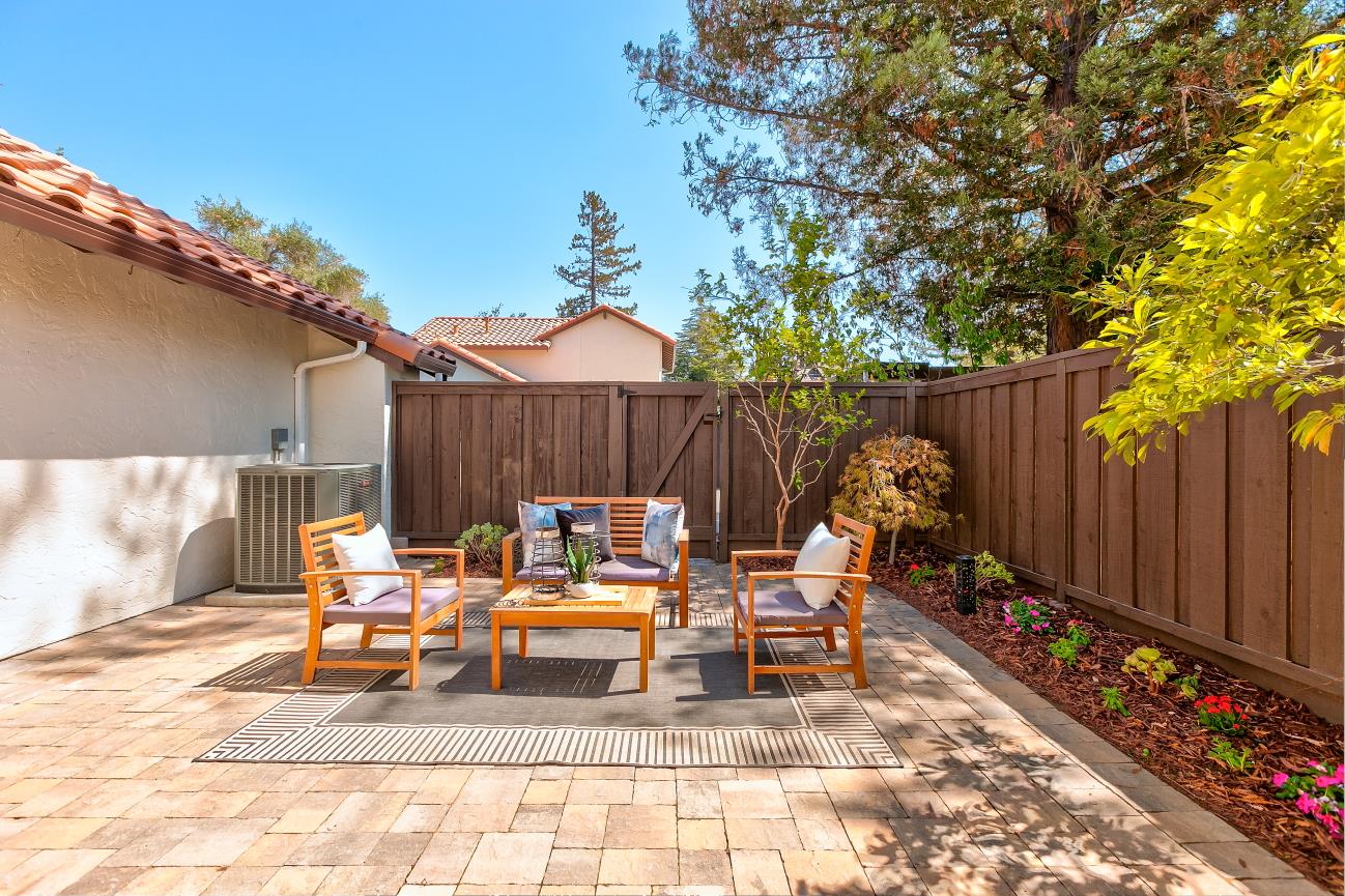 Detail Gallery Image 24 of 28 For 22035 Mcclellan Rd, Cupertino,  CA 95014 - 3 Beds | 2/1 Baths