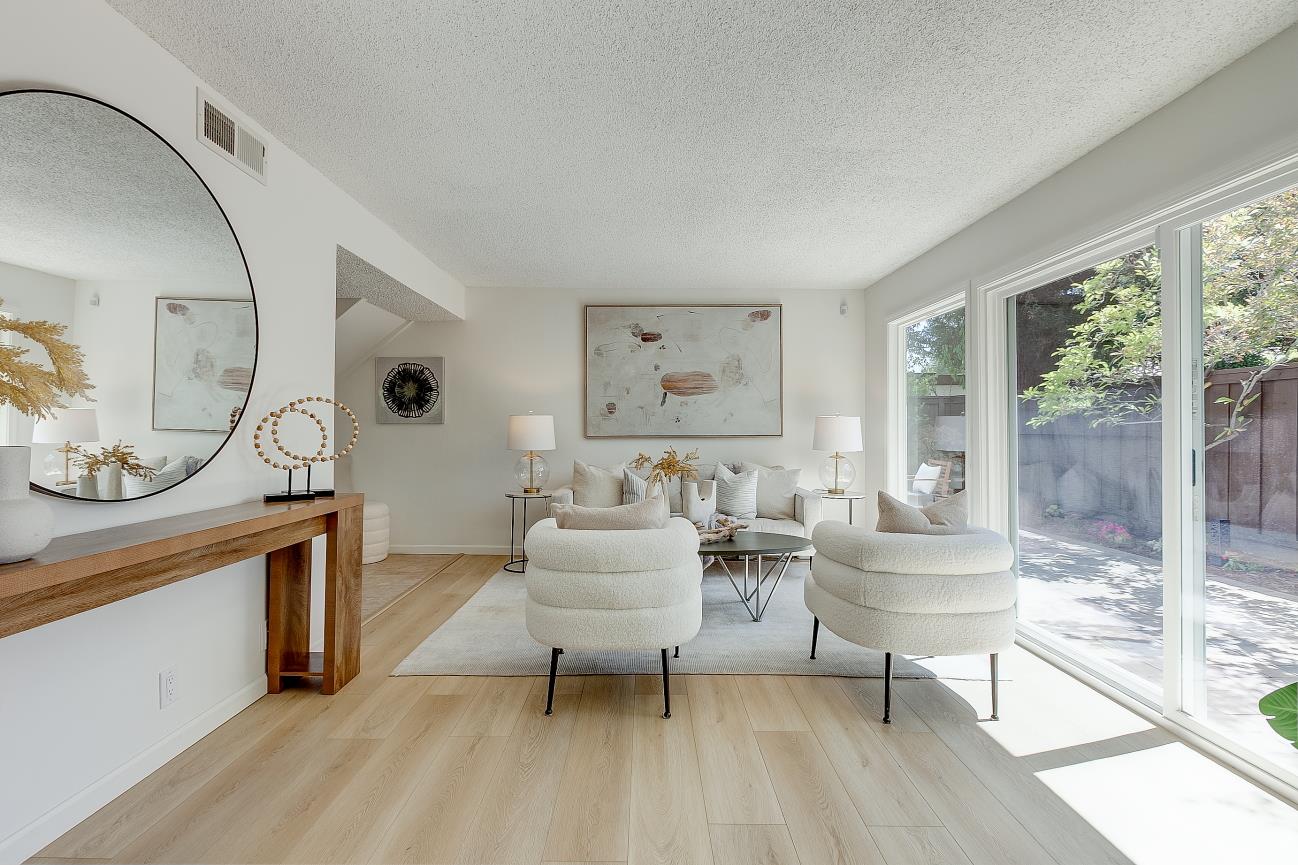 Detail Gallery Image 4 of 28 For 22035 Mcclellan Rd, Cupertino,  CA 95014 - 3 Beds | 2/1 Baths