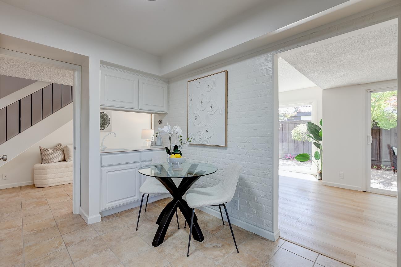 Detail Gallery Image 7 of 28 For 22035 Mcclellan Rd, Cupertino,  CA 95014 - 3 Beds | 2/1 Baths