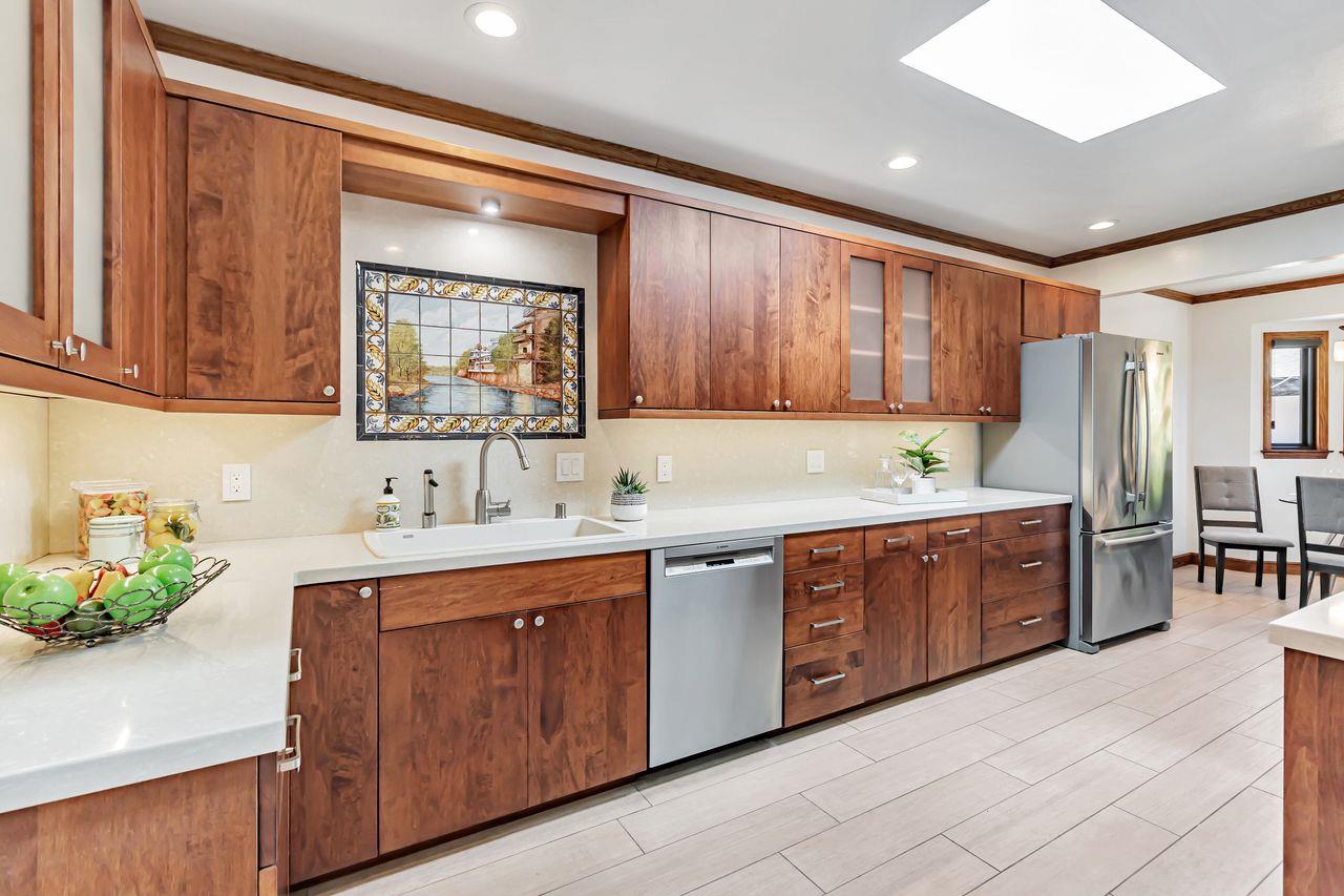 Detail Gallery Image 5 of 45 For 426 27th Ave, San Mateo,  CA 94403 - 4 Beds | 2 Baths