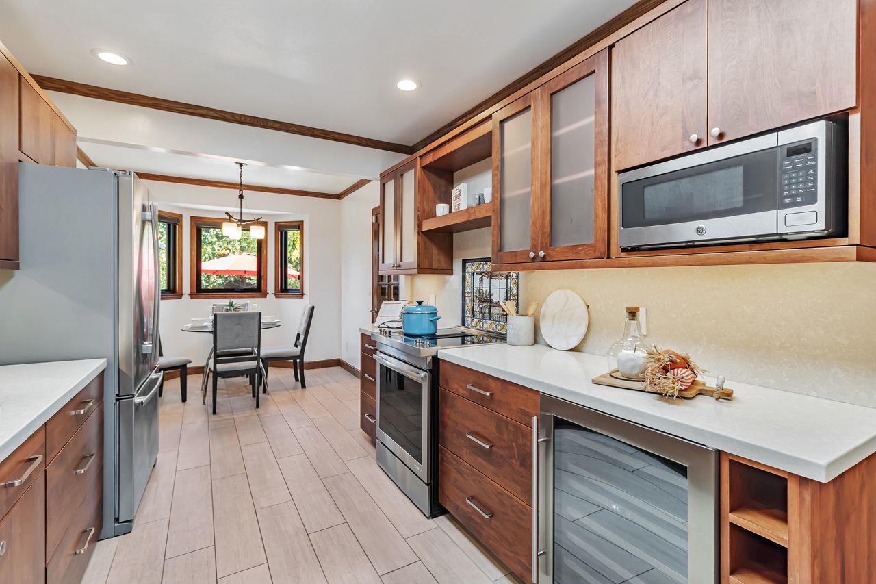 Detail Gallery Image 7 of 45 For 426 27th Ave, San Mateo,  CA 94403 - 4 Beds | 2 Baths
