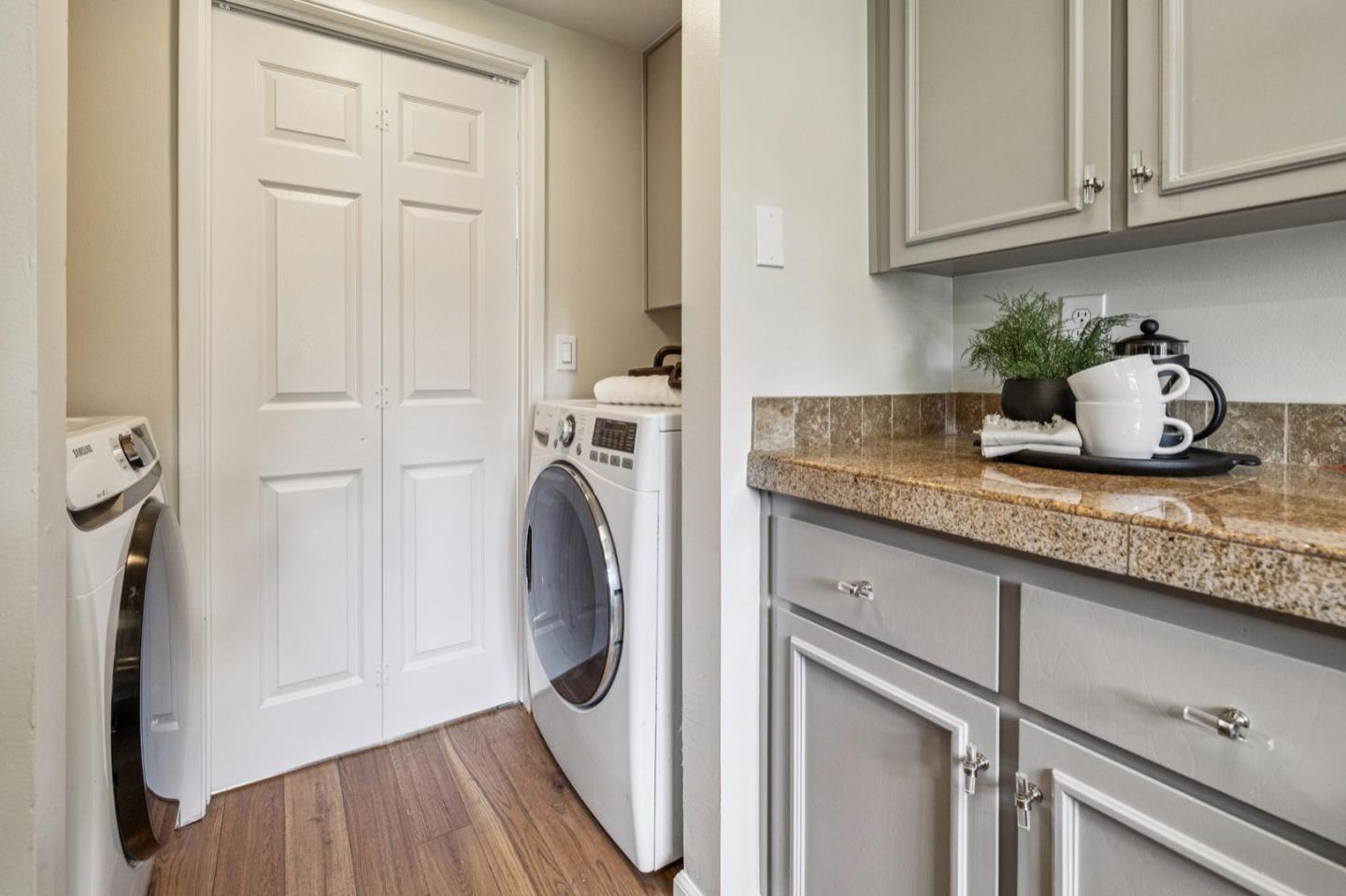 Detail Gallery Image 11 of 55 For 520 Valley Forge Way, Campbell,  CA 95008 - 2 Beds | 2/1 Baths