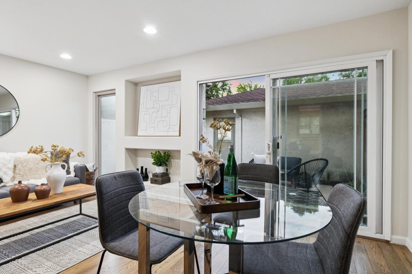 Detail Gallery Image 13 of 55 For 520 Valley Forge Way, Campbell,  CA 95008 - 2 Beds | 2/1 Baths