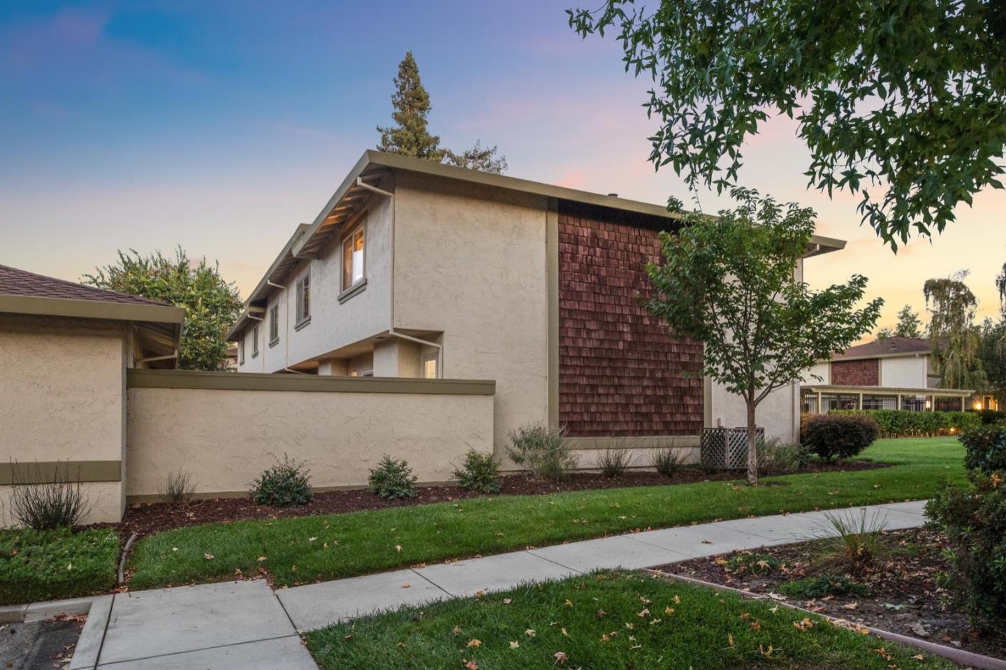 Detail Gallery Image 3 of 55 For 520 Valley Forge Way, Campbell,  CA 95008 - 2 Beds | 2/1 Baths