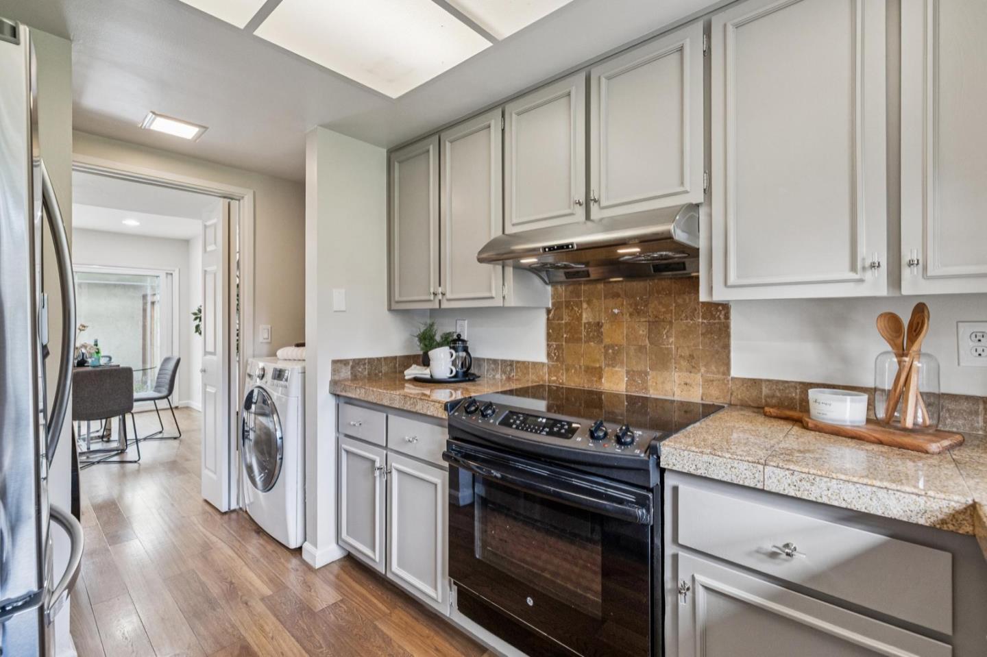 Detail Gallery Image 7 of 55 For 520 Valley Forge Way, Campbell,  CA 95008 - 2 Beds | 2/1 Baths
