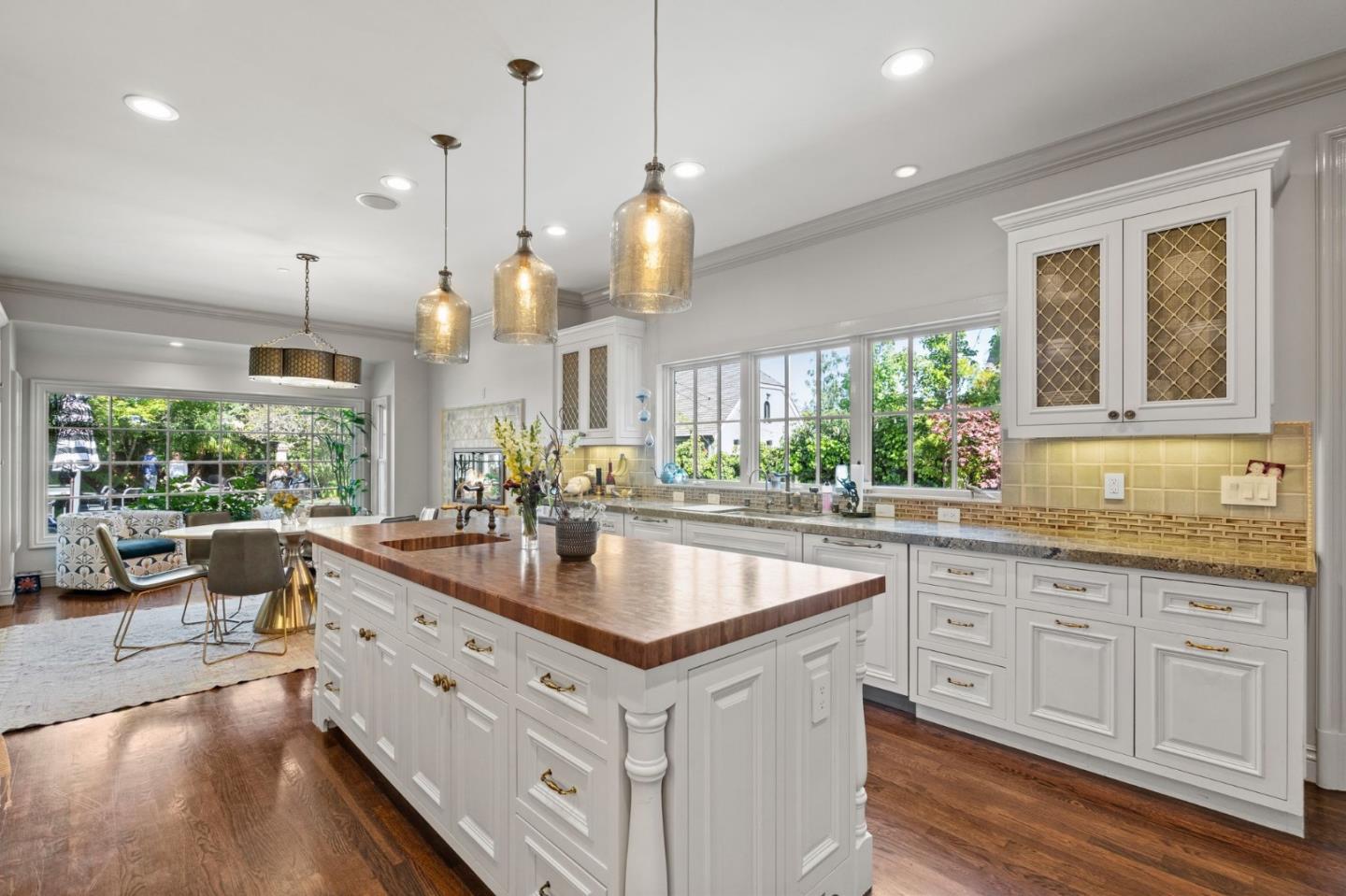 Detail Gallery Image 11 of 58 For 720 Brewer Dr, Hillsborough,  CA 94010 - 6 Beds | 5/2 Baths