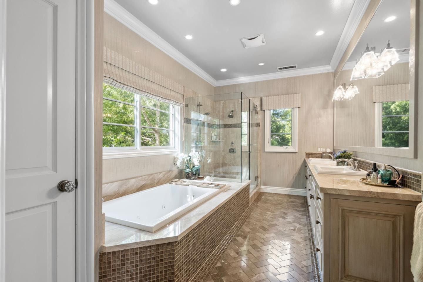 Detail Gallery Image 22 of 58 For 720 Brewer Dr, Hillsborough,  CA 94010 - 6 Beds | 5/2 Baths