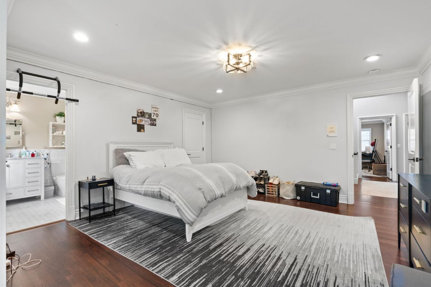 Detail Gallery Image 26 of 58 For 720 Brewer Dr, Hillsborough,  CA 94010 - 6 Beds | 5/2 Baths