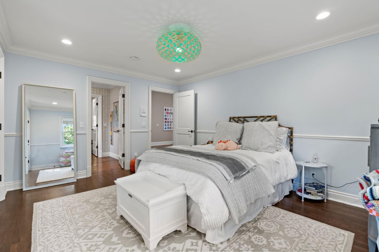 Detail Gallery Image 27 of 58 For 720 Brewer Dr, Hillsborough,  CA 94010 - 6 Beds | 5/2 Baths