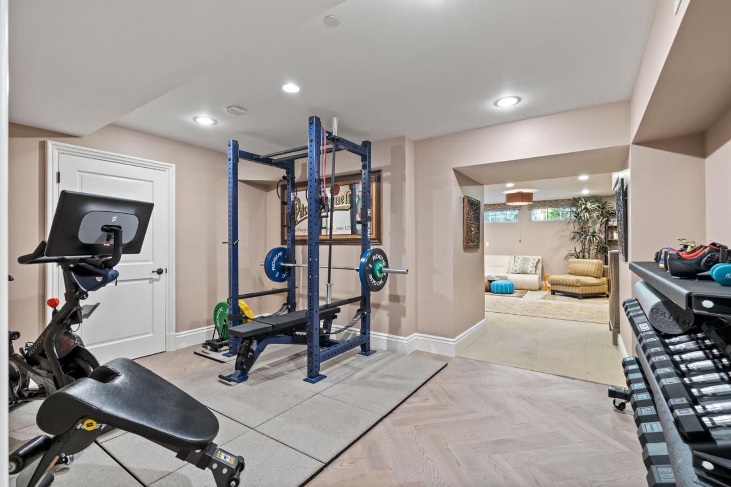 Detail Gallery Image 34 of 58 For 720 Brewer Dr, Hillsborough,  CA 94010 - 6 Beds | 5/2 Baths