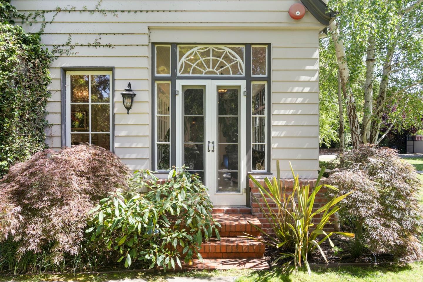 Detail Gallery Image 41 of 58 For 720 Brewer Dr, Hillsborough,  CA 94010 - 6 Beds | 5/2 Baths