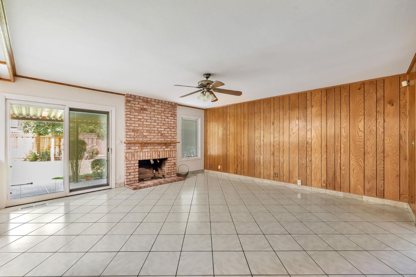 Detail Gallery Image 12 of 47 For 1615 Corte De Callas, San Jose,  CA 95124 - 5 Beds | 2/1 Baths