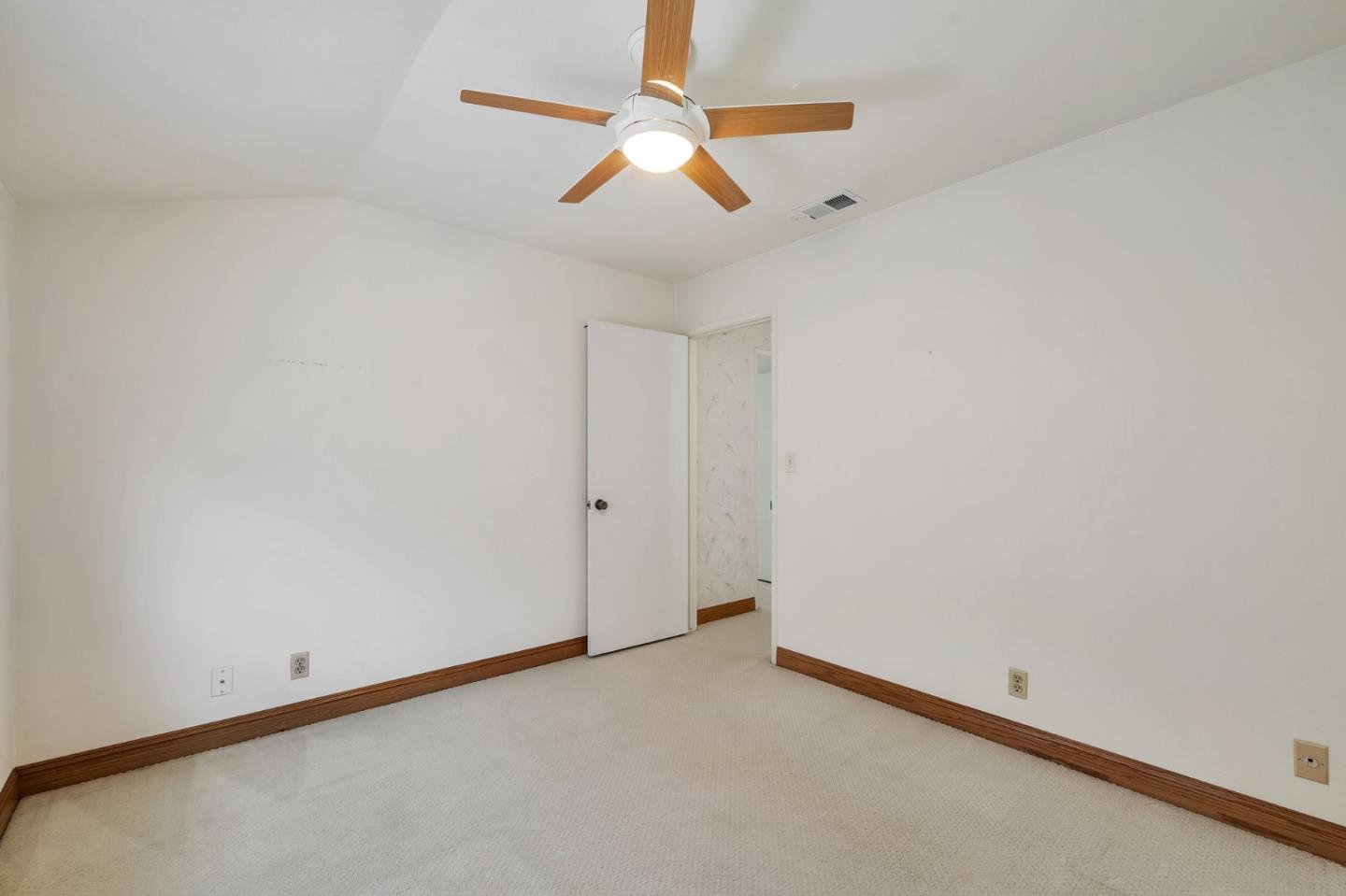 Detail Gallery Image 21 of 47 For 1615 Corte De Callas, San Jose,  CA 95124 - 5 Beds | 2/1 Baths