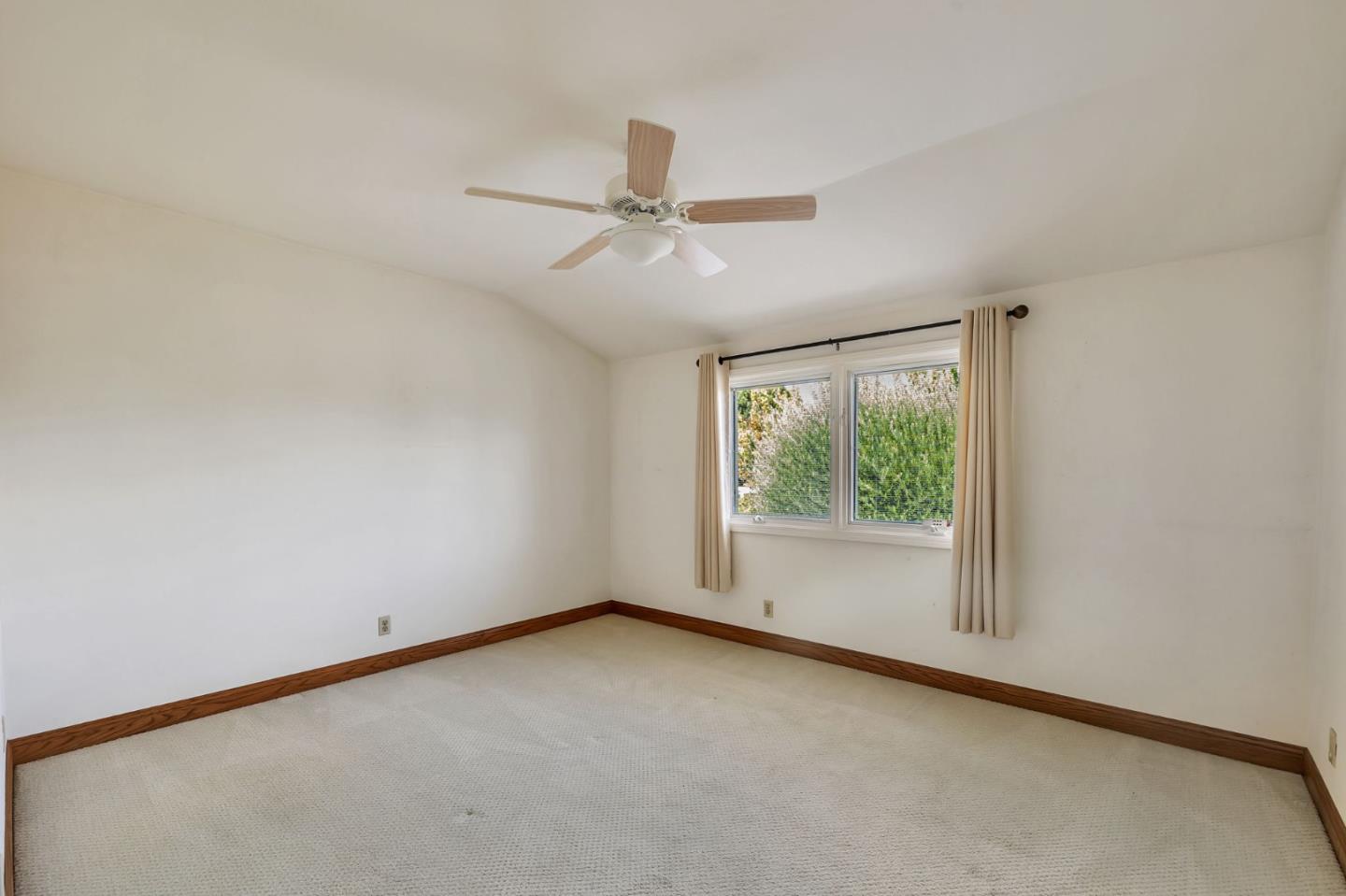 Detail Gallery Image 30 of 47 For 1615 Corte De Callas, San Jose,  CA 95124 - 5 Beds | 2/1 Baths