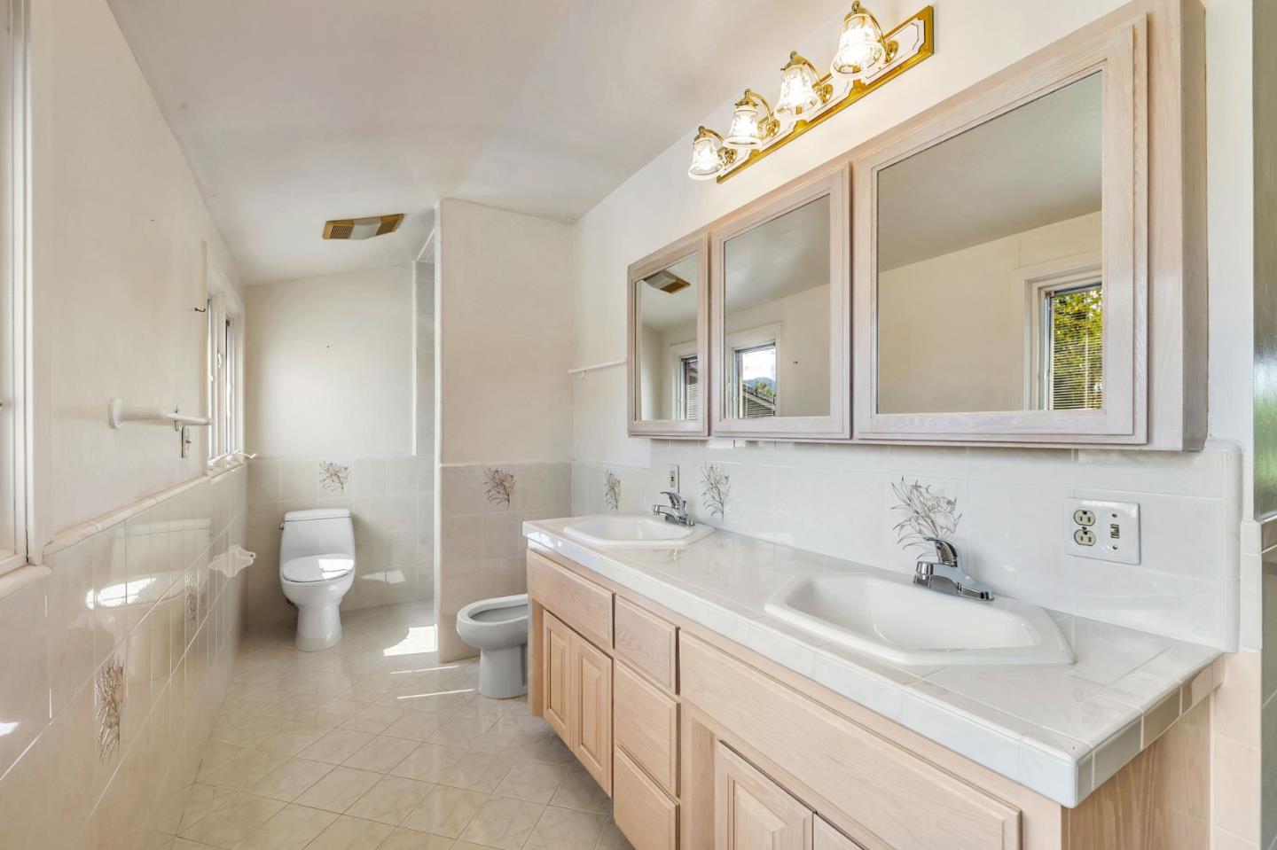 Detail Gallery Image 32 of 47 For 1615 Corte De Callas, San Jose,  CA 95124 - 5 Beds | 2/1 Baths