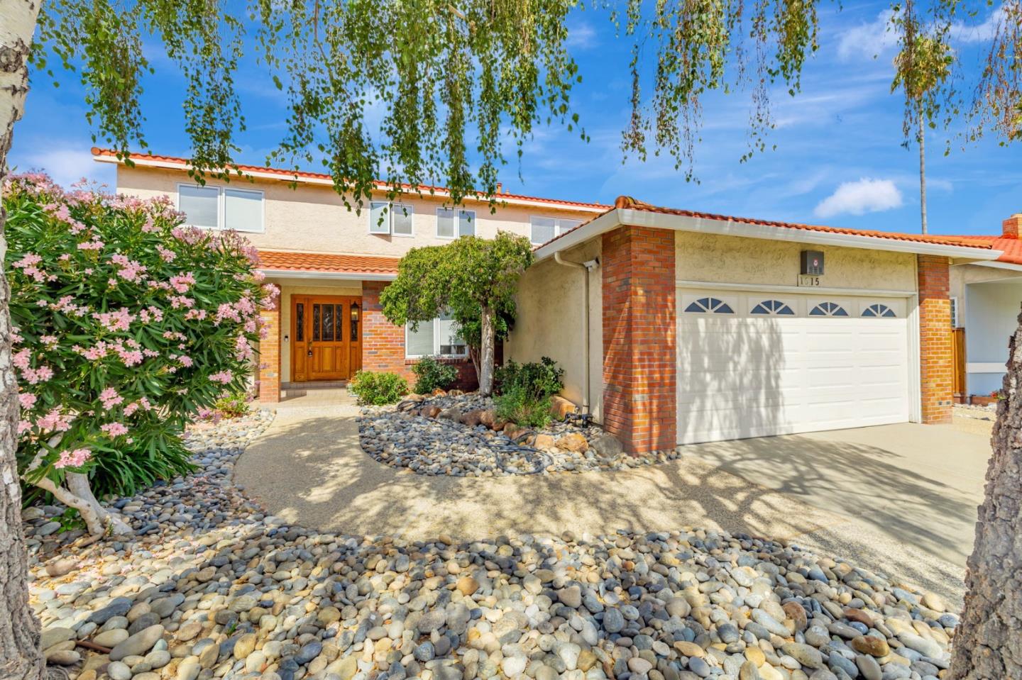 Detail Gallery Image 4 of 47 For 1615 Corte De Callas, San Jose,  CA 95124 - 5 Beds | 2/1 Baths
