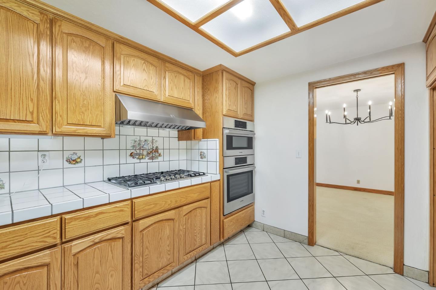 Detail Gallery Image 7 of 47 For 1615 Corte De Callas, San Jose,  CA 95124 - 5 Beds | 2/1 Baths