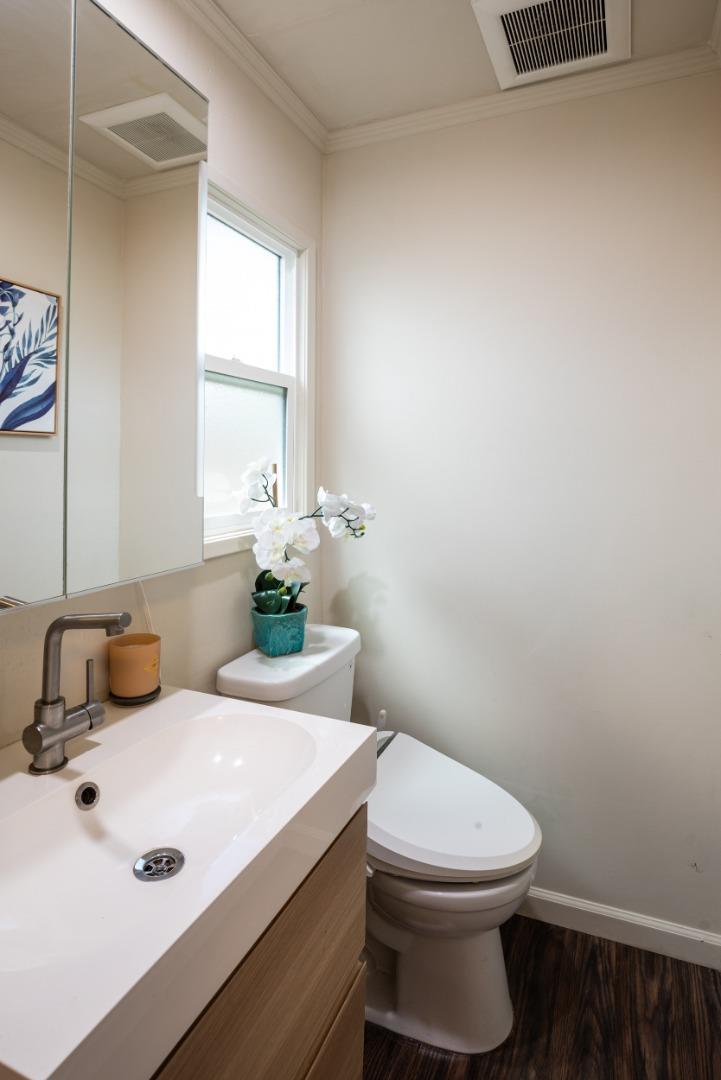 Detail Gallery Image 10 of 24 For 360 Fernando Ave, Palo Alto,  CA 94306 - 2 Beds | 1/1 Baths