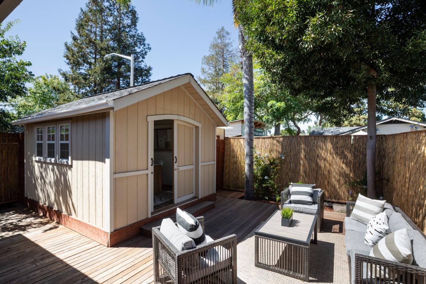 Detail Gallery Image 13 of 24 For 360 Fernando Ave, Palo Alto,  CA 94306 - 2 Beds | 1/1 Baths