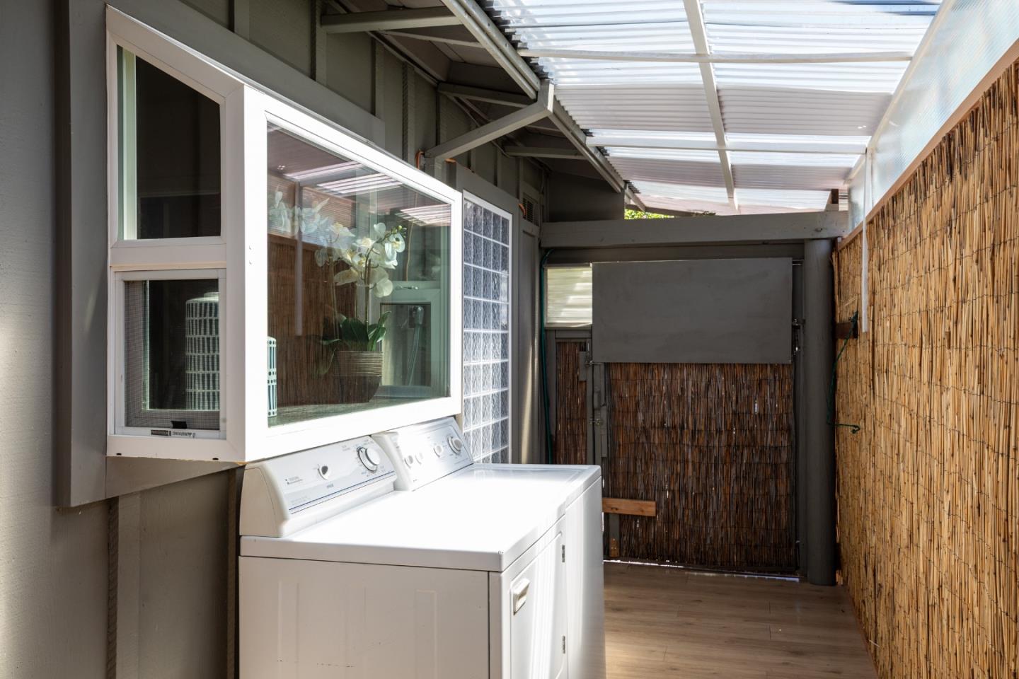 Detail Gallery Image 17 of 24 For 360 Fernando Ave, Palo Alto,  CA 94306 - 2 Beds | 1/1 Baths