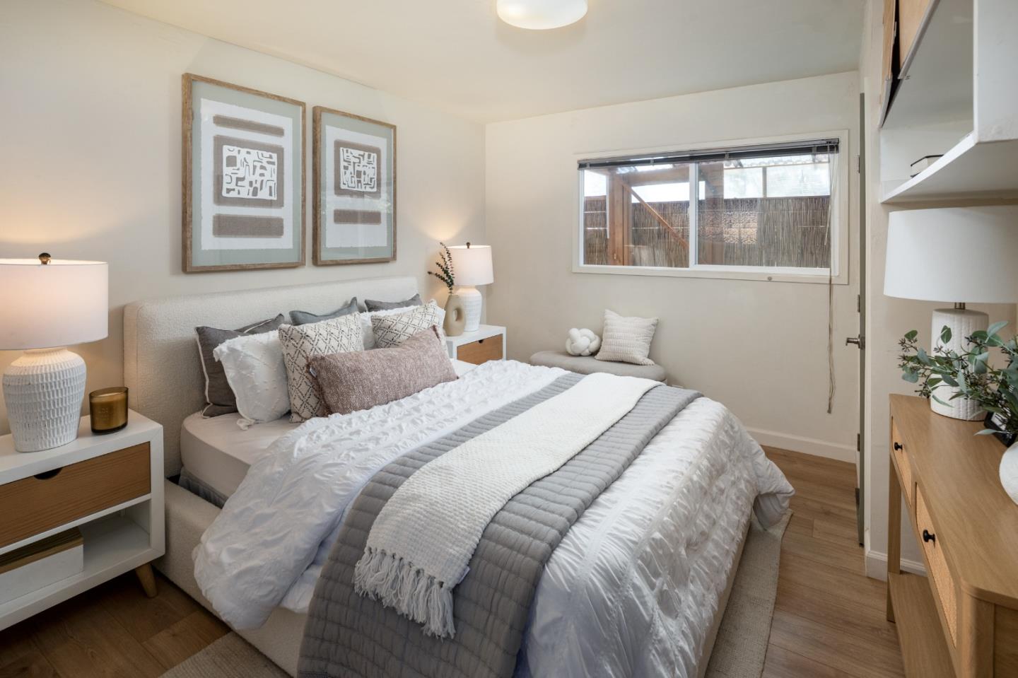 Detail Gallery Image 9 of 24 For 360 Fernando Ave, Palo Alto,  CA 94306 - 2 Beds | 1/1 Baths