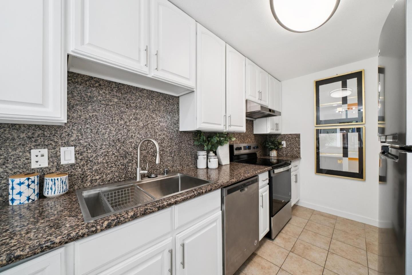 Detail Gallery Image 11 of 50 For 1625 Kentfield Ave, Redwood City,  CA 94061 - 3 Beds | 2/1 Baths