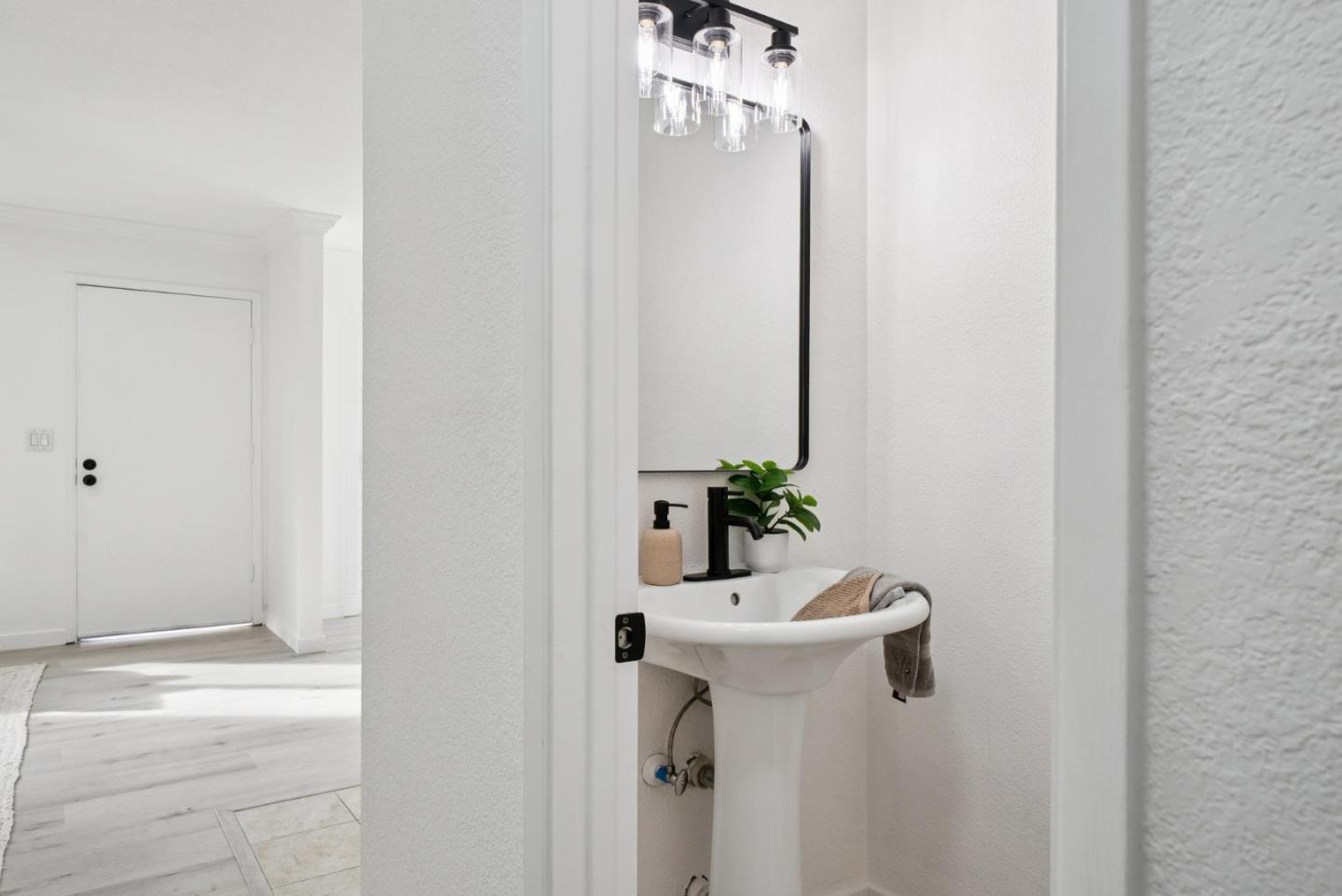 Detail Gallery Image 19 of 50 For 1625 Kentfield Ave, Redwood City,  CA 94061 - 3 Beds | 2/1 Baths
