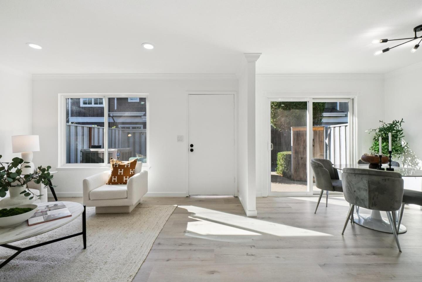 Detail Gallery Image 3 of 50 For 1625 Kentfield Ave, Redwood City,  CA 94061 - 3 Beds | 2/1 Baths