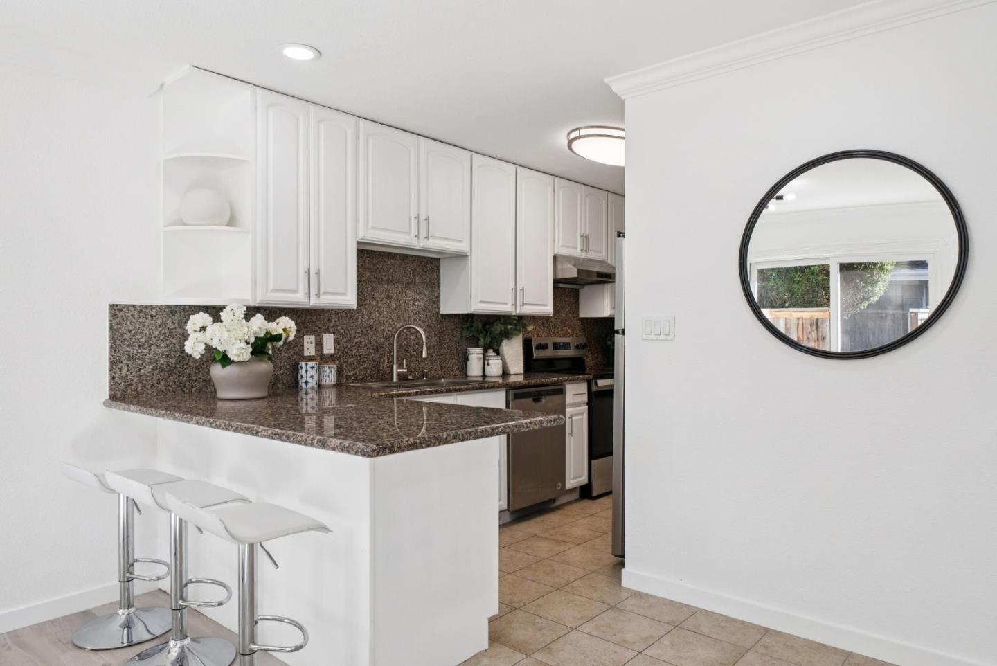 Detail Gallery Image 9 of 50 For 1625 Kentfield Ave, Redwood City,  CA 94061 - 3 Beds | 2/1 Baths