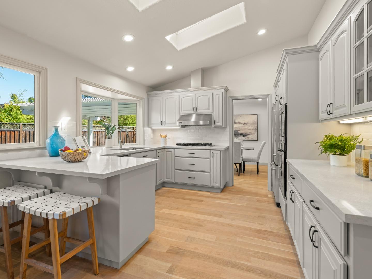 Detail Gallery Image 5 of 56 For 1033 Bright Oak Pl, San Jose,  CA 95120 - 4 Beds | 2/1 Baths