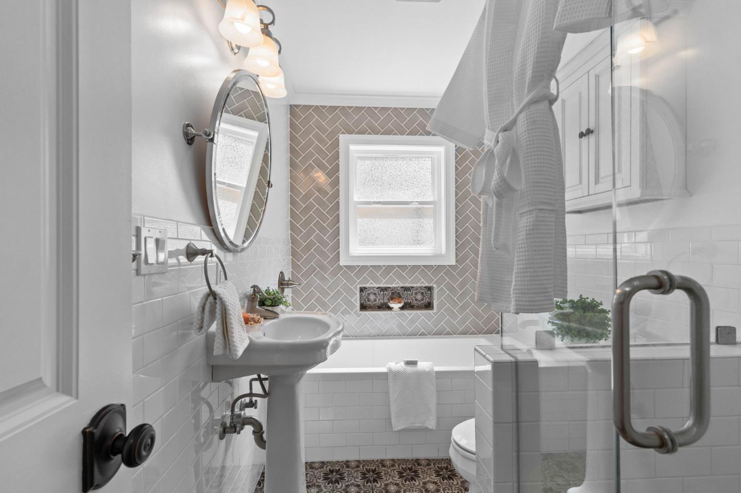 Detail Gallery Image 14 of 33 For 1918 Ellen Ave, San Jose,  CA 95125 - 4 Beds | 3 Baths