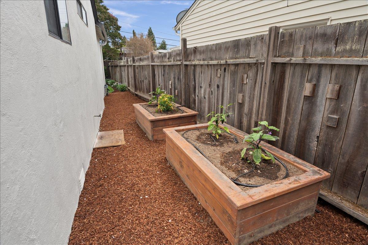 Detail Gallery Image 36 of 42 For 1059 Nilda Ave, Mountain View,  CA 94040 - 3 Beds | 2 Baths