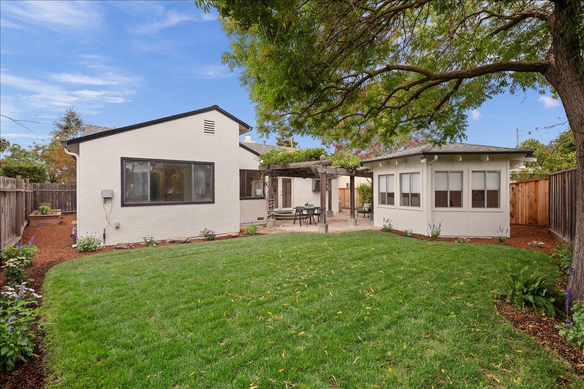 Detail Gallery Image 38 of 42 For 1059 Nilda Ave, Mountain View,  CA 94040 - 3 Beds | 2 Baths