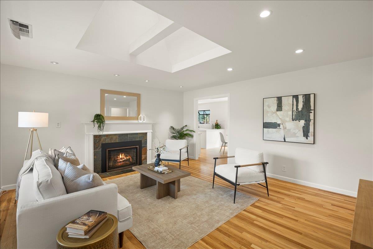 Detail Gallery Image 7 of 42 For 1059 Nilda Ave, Mountain View,  CA 94040 - 3 Beds | 2 Baths