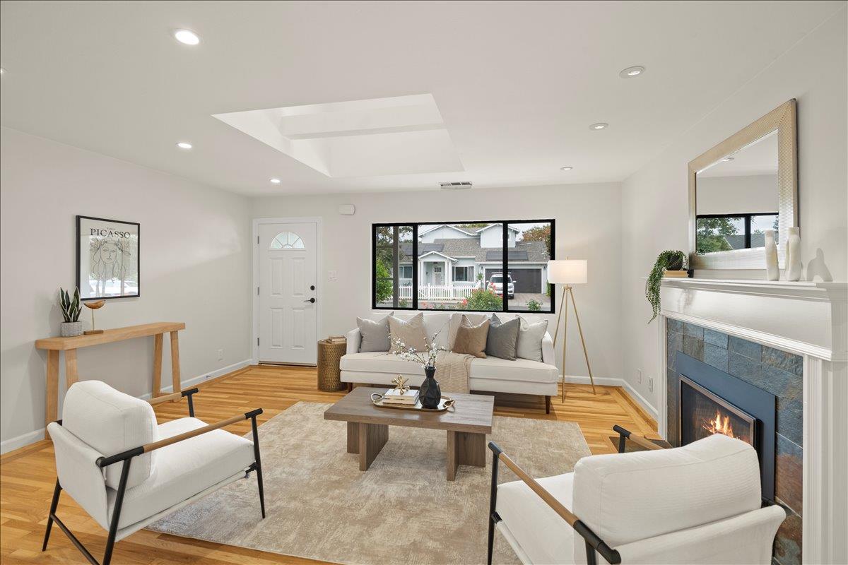 Detail Gallery Image 9 of 42 For 1059 Nilda Ave, Mountain View,  CA 94040 - 3 Beds | 2 Baths