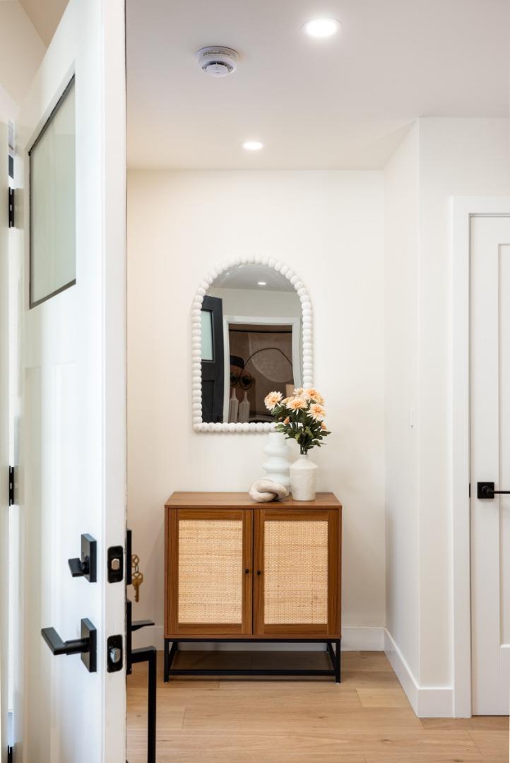 Detail Gallery Image 3 of 29 For 2348 Boxwood Dr, San Jose,  CA 95128 - 5 Beds | 3 Baths