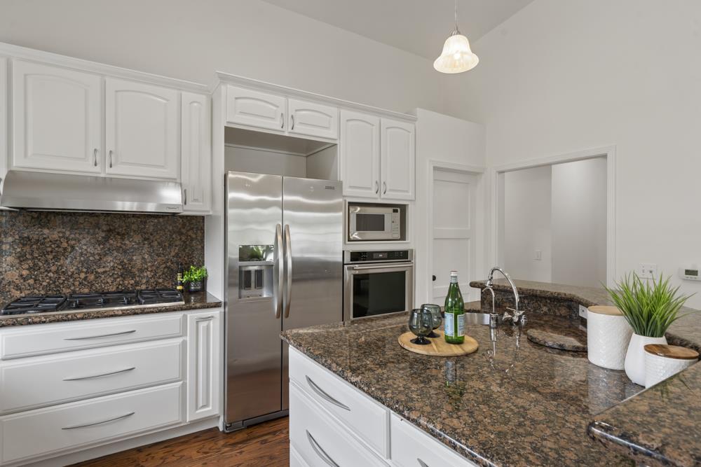 Detail Gallery Image 16 of 70 For 2929 Monterey St, San Mateo,  CA 94403 - 3 Beds | 3 Baths
