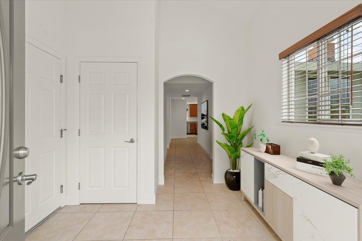 Detail Gallery Image 10 of 25 For 19220 Tilson Ave, Cupertino,  CA 95014 - 3 Beds | 3 Baths