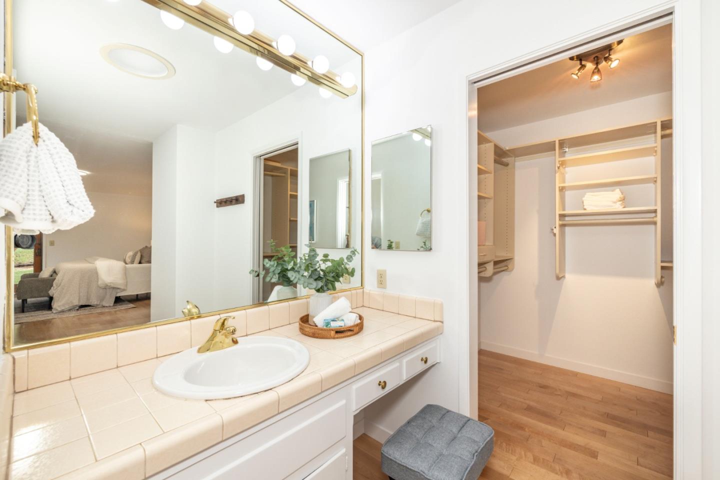 Detail Gallery Image 16 of 24 For 26939 Beatrice Ln, Los Altos Hills,  CA 94022 - 4 Beds | 2/1 Baths