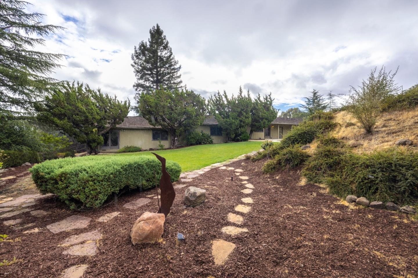 Detail Gallery Image 22 of 24 For 26939 Beatrice Ln, Los Altos Hills,  CA 94022 - 4 Beds | 2/1 Baths