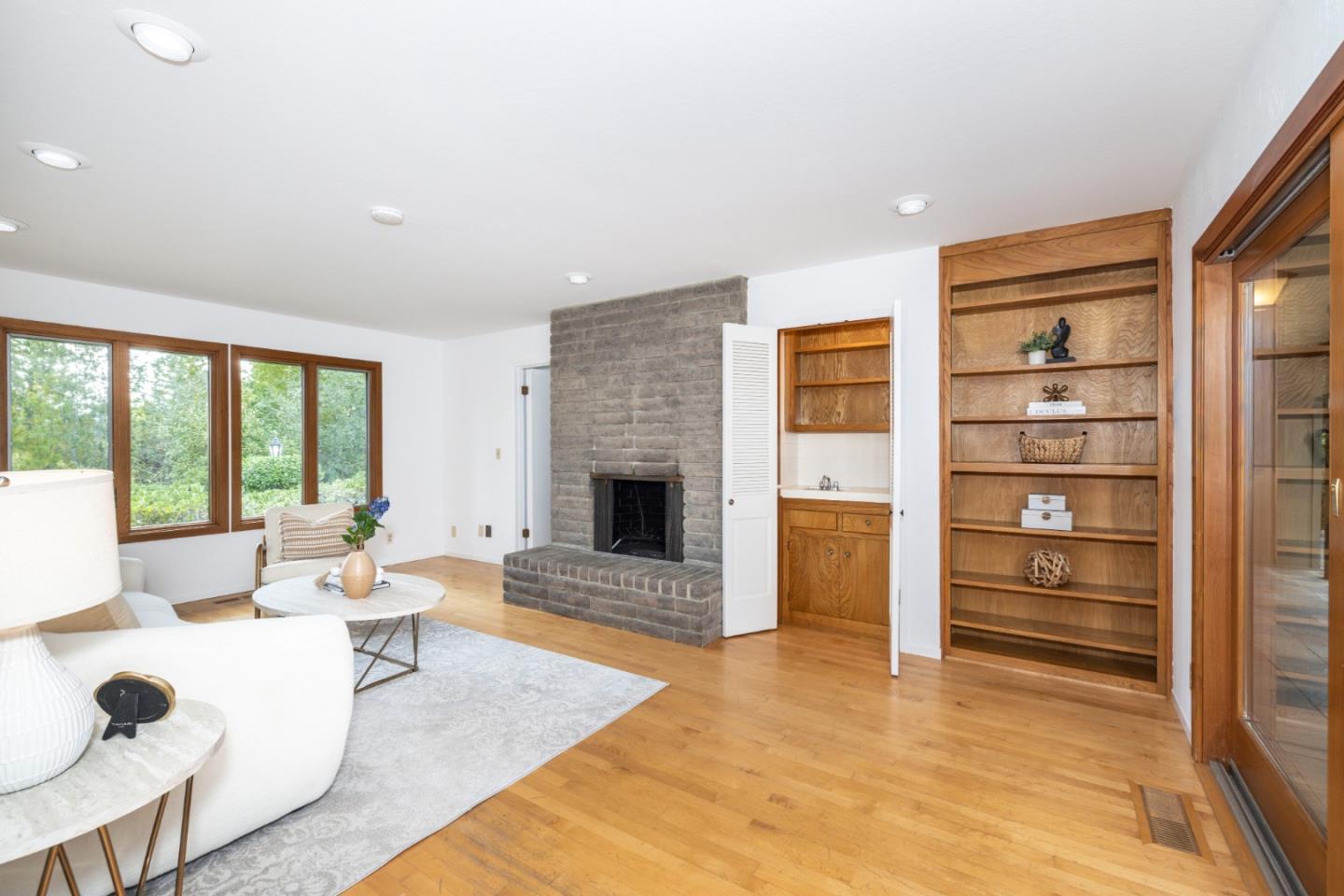 Detail Gallery Image 6 of 24 For 26939 Beatrice Ln, Los Altos Hills,  CA 94022 - 4 Beds | 2/1 Baths