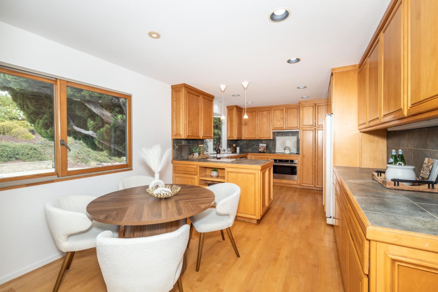 Detail Gallery Image 8 of 24 For 26939 Beatrice Ln, Los Altos Hills,  CA 94022 - 4 Beds | 2/1 Baths