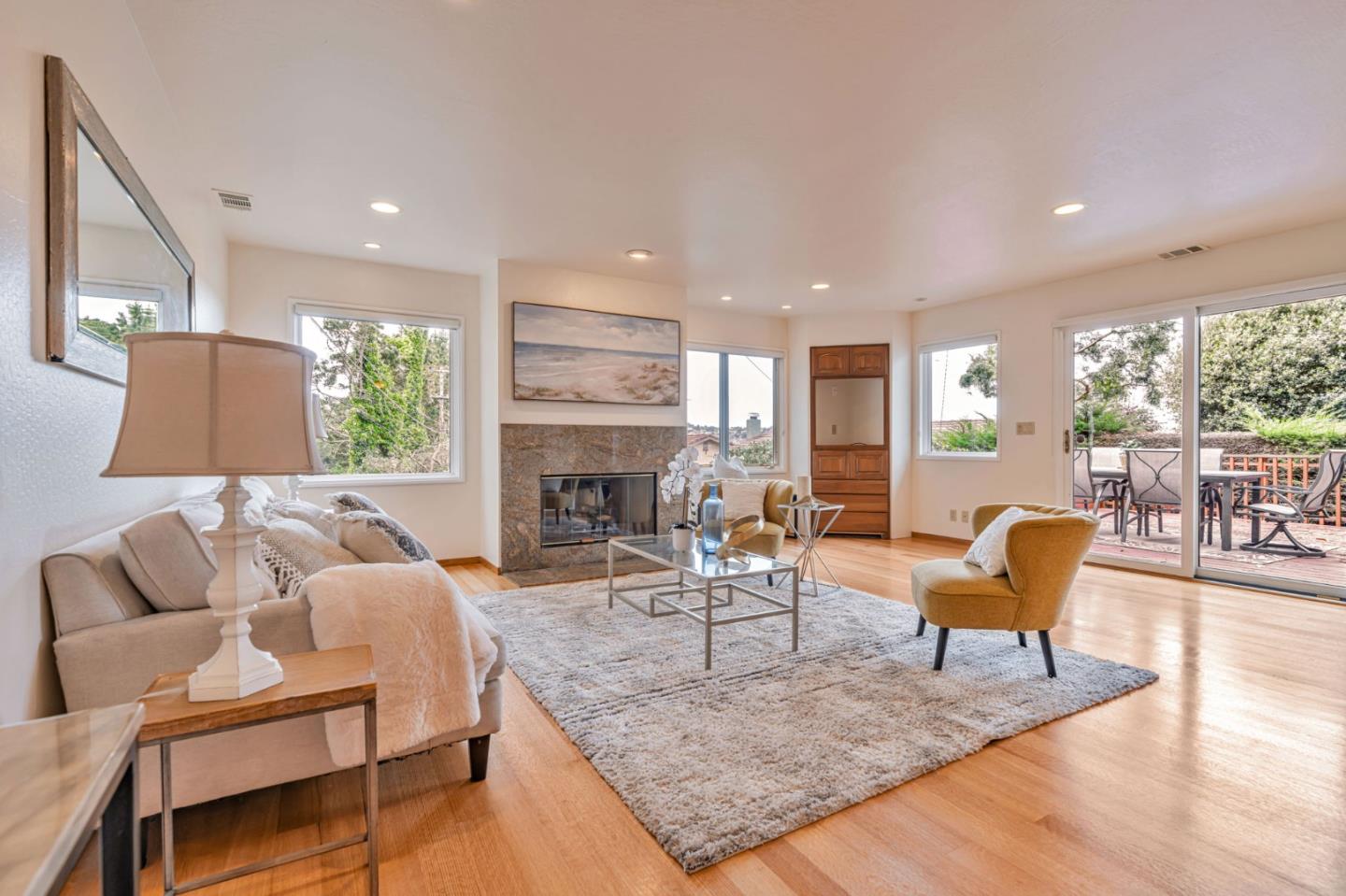 Detail Gallery Image 11 of 38 For 2518 Albright Way, South San Francisco,  CA 94080 - 4 Beds | 2/1 Baths