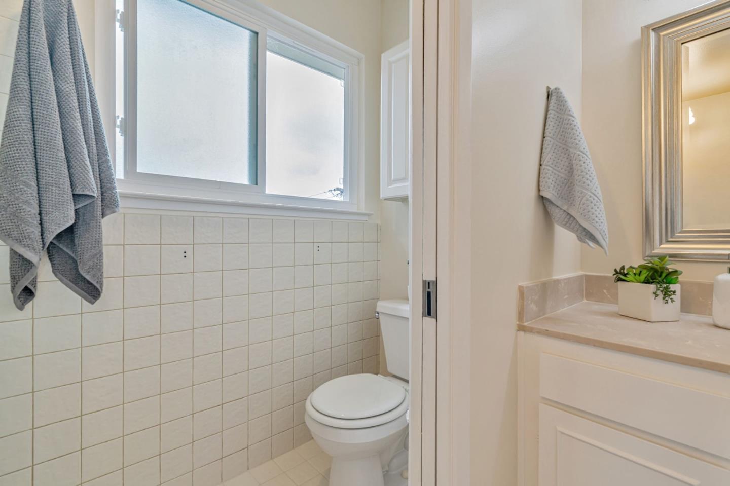 Detail Gallery Image 22 of 38 For 2518 Albright Way, South San Francisco,  CA 94080 - 4 Beds | 2/1 Baths